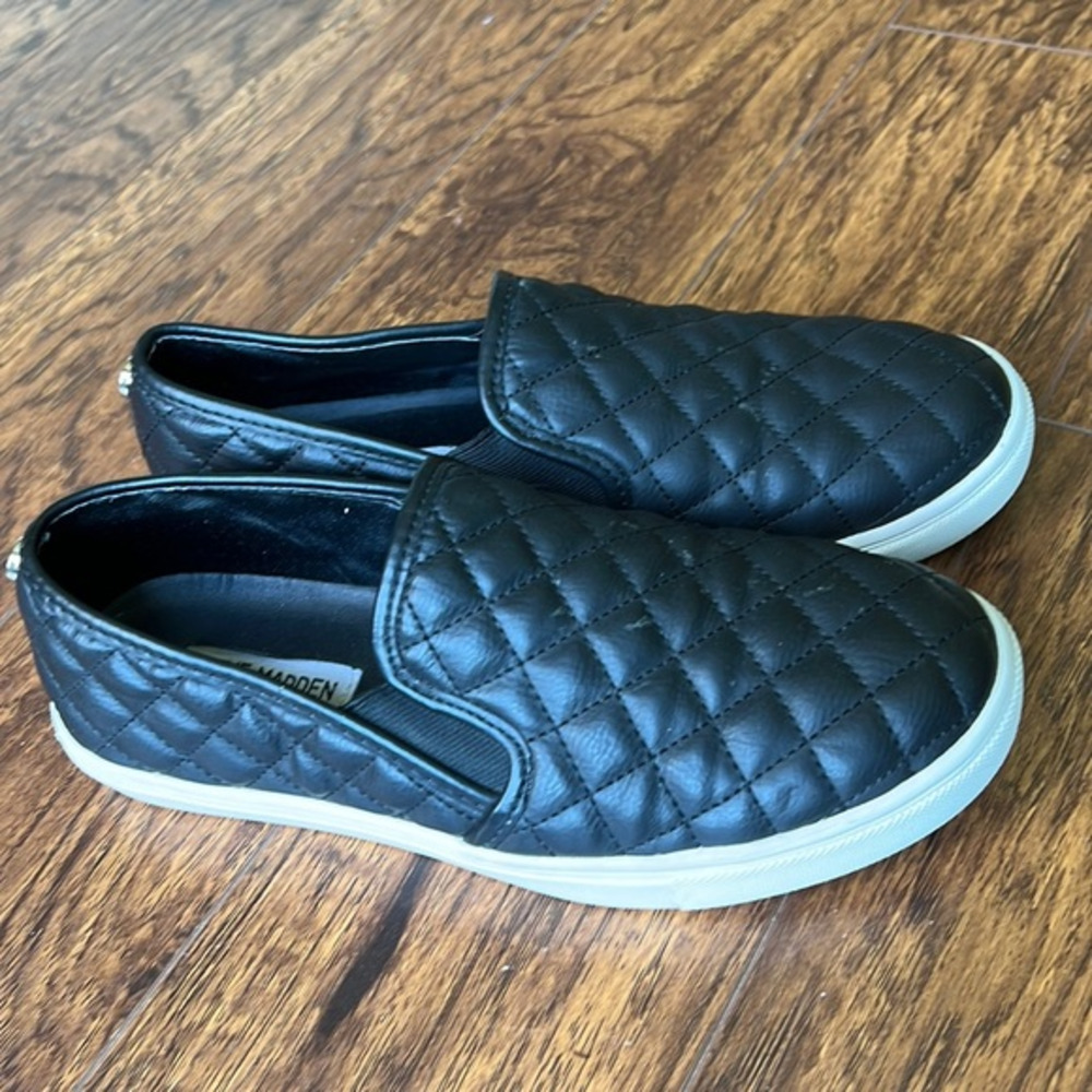 Steve madden slip on‎ size 7